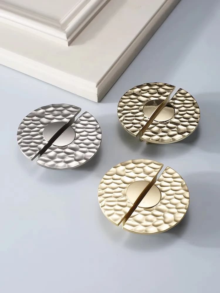Vendita calda nuova maniglia per porta dell'armadio in stile francese modello creativo a martello maniglia per porta dell'armadio semplice e lussuosa maniglia per cassetto