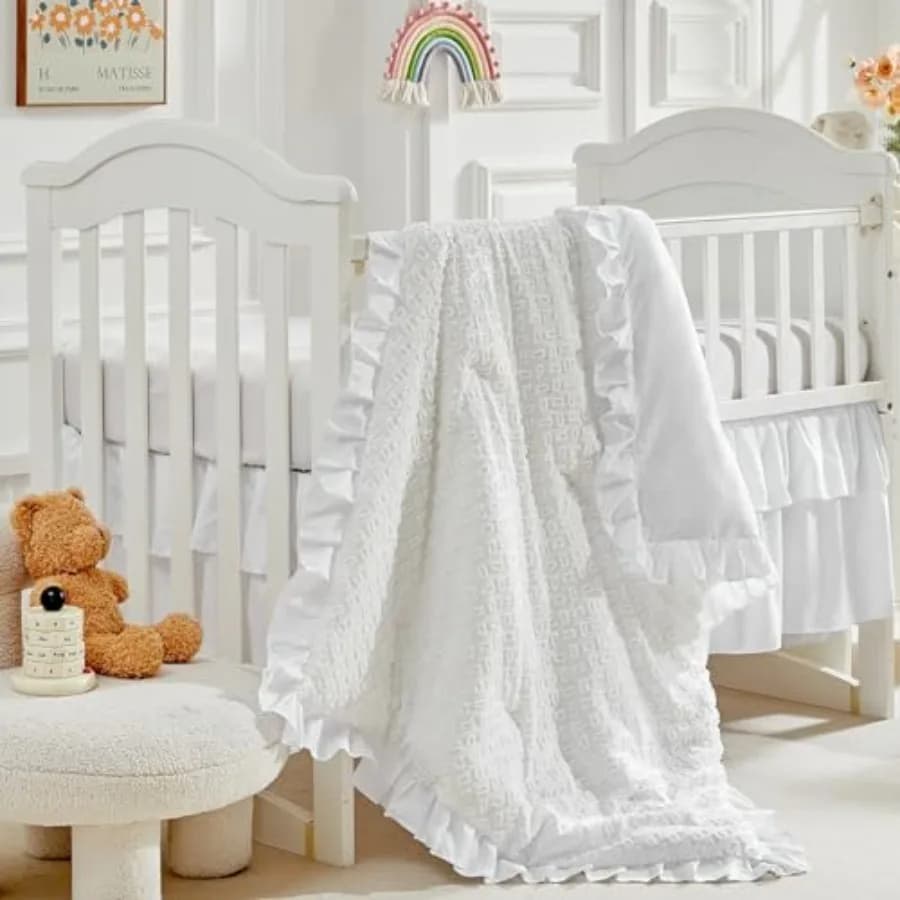 Set di biancheria da culla trapuntata a 3 pezzi con frange arricciate, piumino arricciato, lenzuolo con angoli e copriletto, morbido e ricamato in stile shabby.