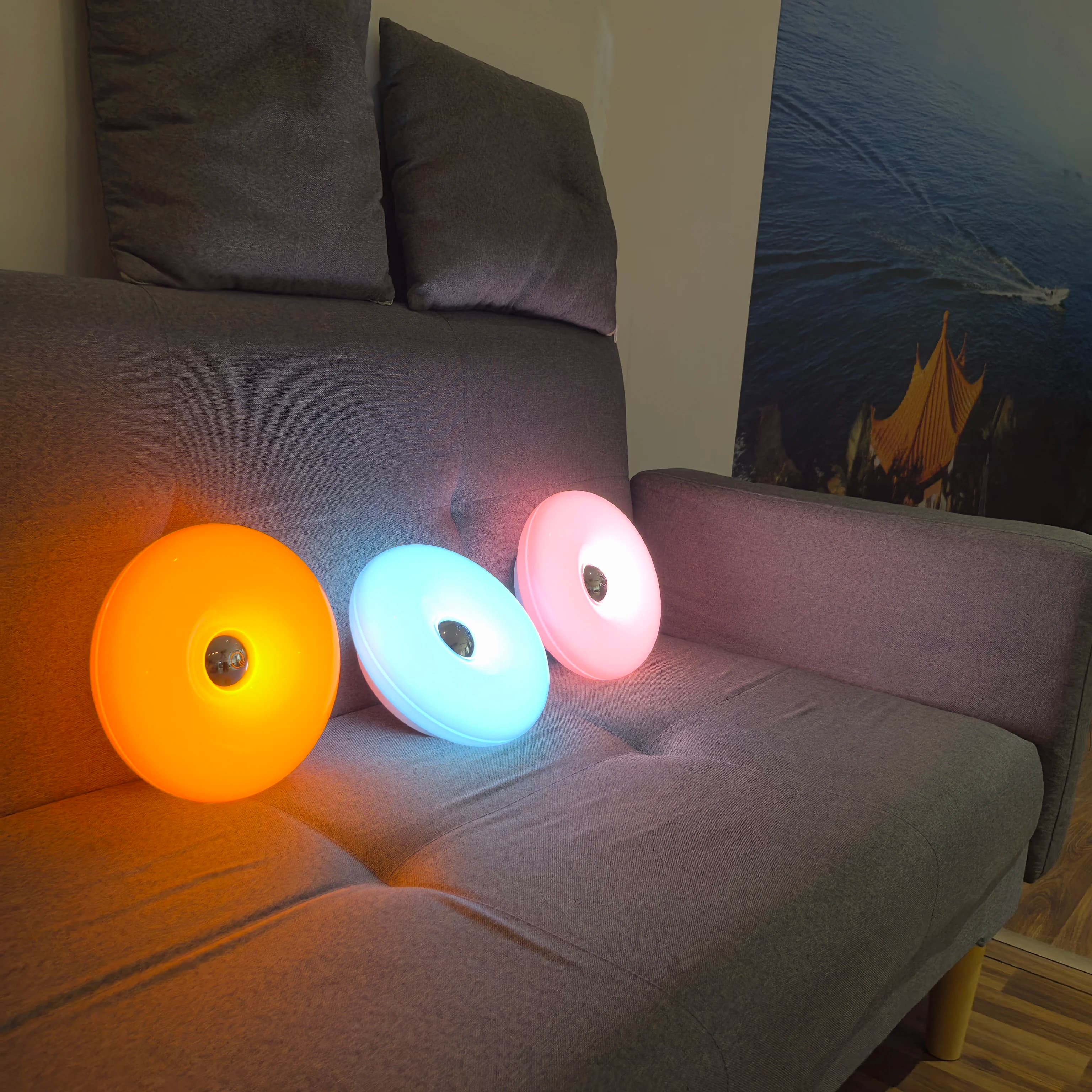 Lampada da tavolo e applique a LED a forma di ciambella, luce d'atmosfera portatile, ricarica USB - Batteria al litio integrata da 1800 mAh, regolabile in 3 temperature di colore - Regolazione continua della luminosità/Disponibile in più colori - Luce d'atmosfera effetto tramonto/Applique da parete/Adatta per varie decorazioni di interni/Ufficio/Caffetteria/Camera da letto/Regalo