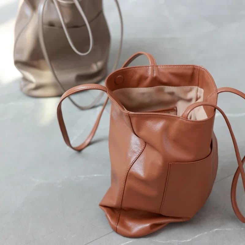 Women's genuine soft casual leather shoulder bag with first layer of fetal cowhdie, of great capacity, light and comfortable
