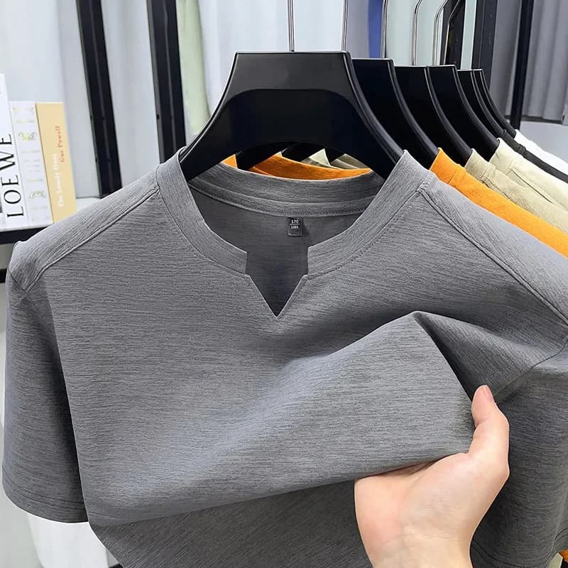 T-shirt estiva con scollo a V da uomo, casual ed elegante, tinta unita, a maniche corte, comoda e versatile.