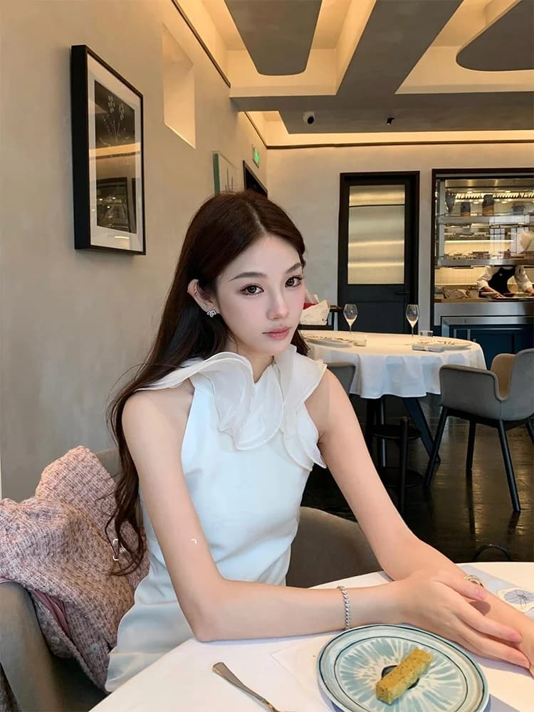 White Summer New Style Women's Dress Hanging Neck Sleeveless Birthday Dress Waist Inward Wave Short Skirt Polyester Fiber