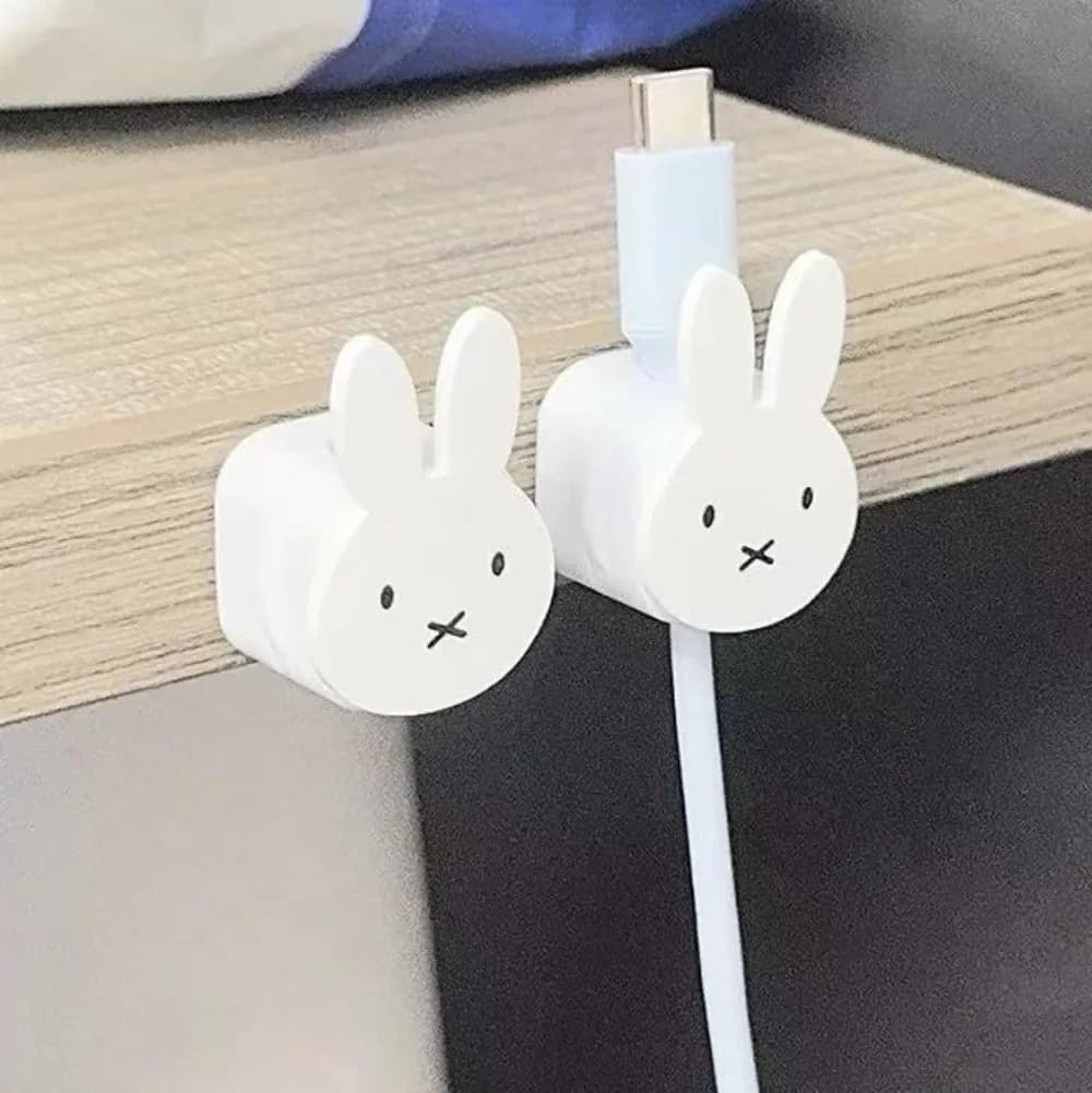 Set da 3 Pezzi: Organizzatore Magnetico per Cavi Dati Kawaii Miffy, Fissatore da Scrivania per Ricarica Telefono, Clip da Parete, Giocattoli Regalo