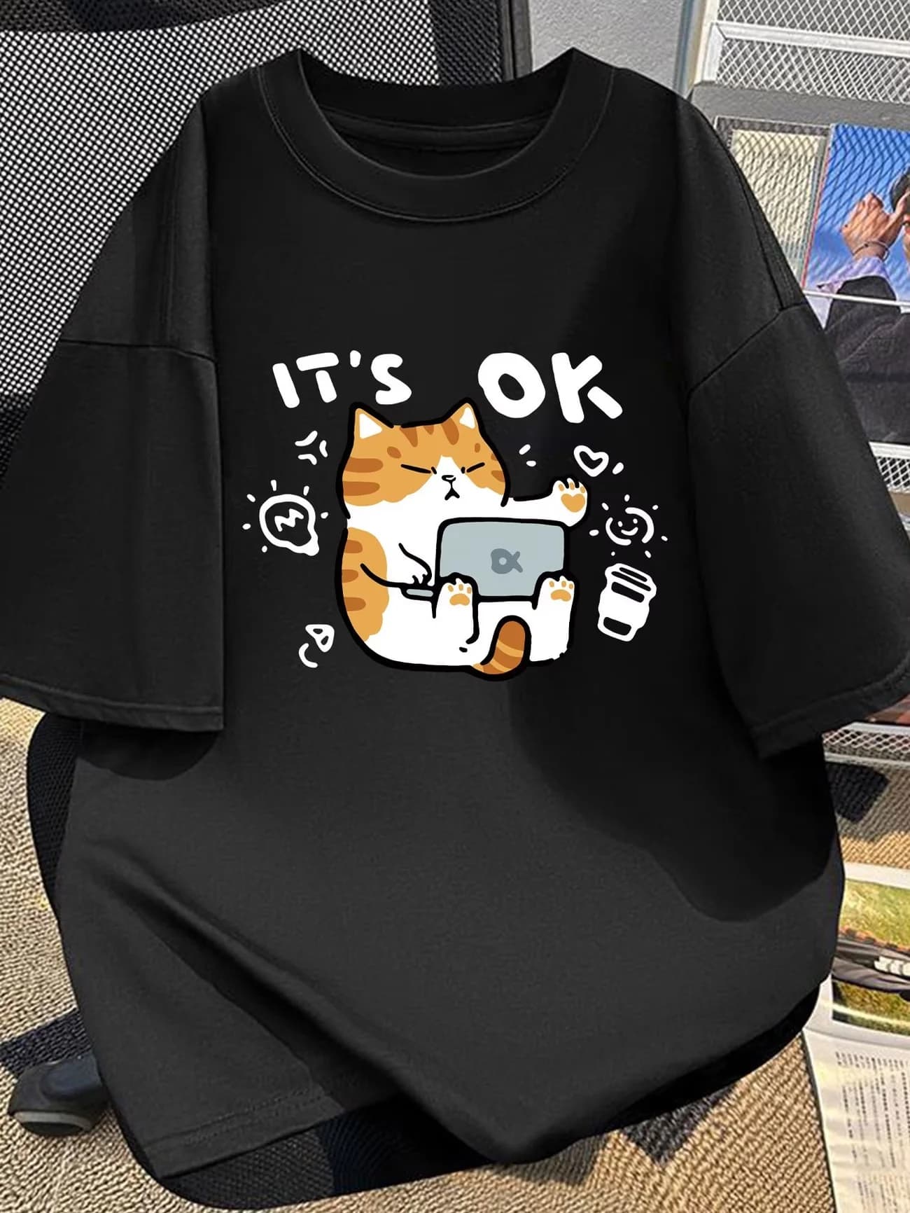 T-shirt con Grafica Gatto Carino IT'S OK per Laptop, Maglietta Estiva Casual a Maniche Corte Girocollo Larga da Donna e Uomo, Top Streetwear Harajuku Kawaii