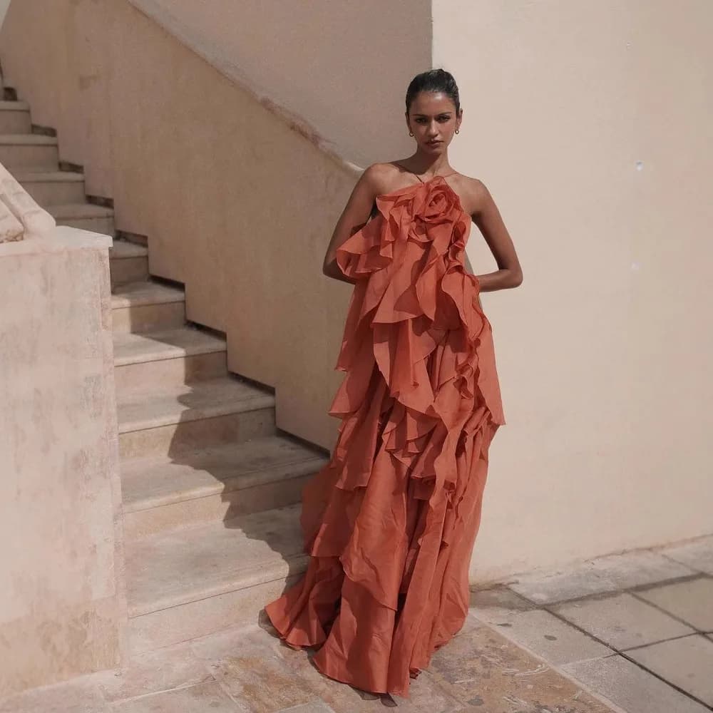 Abito lungo con volant a strati da spiaggia Abito lungo da donna con fiori 3d senza schienale senza maniche Slim Fit Abiti lunghi da donna estivi 2025