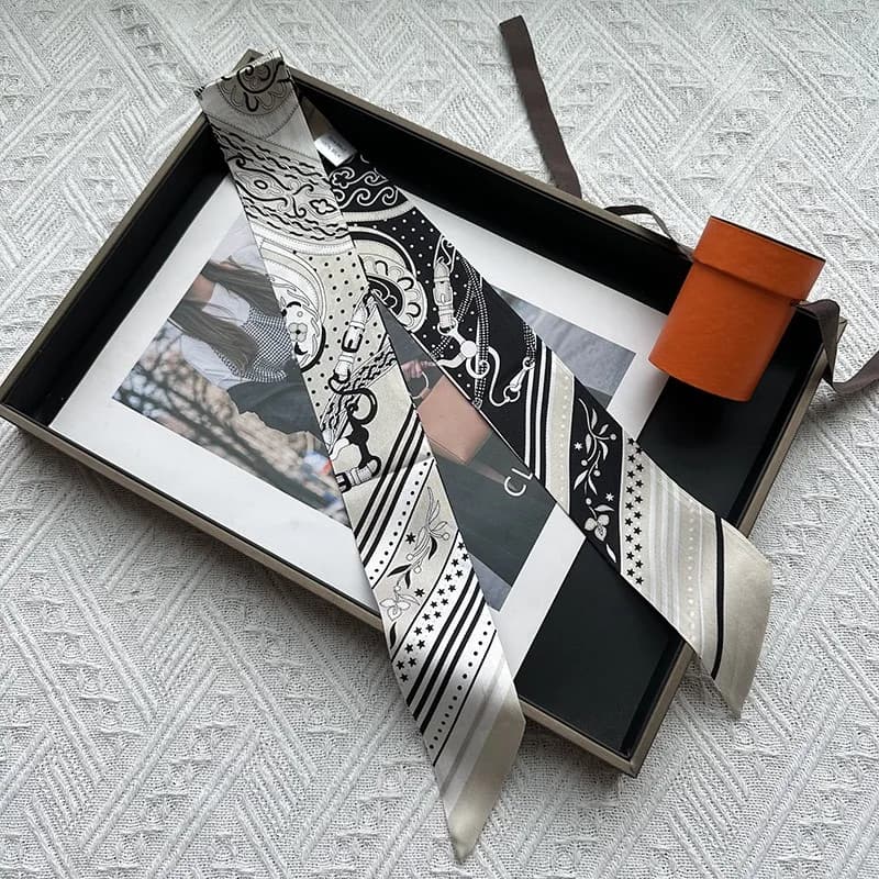 Versione coreana della nuova sciarpa di seta in twill di seta da donna, versatile, decorativa, lunga streamer, borsa da avvolgimento, nastro, sciarpa di seta, piccola sciarpa