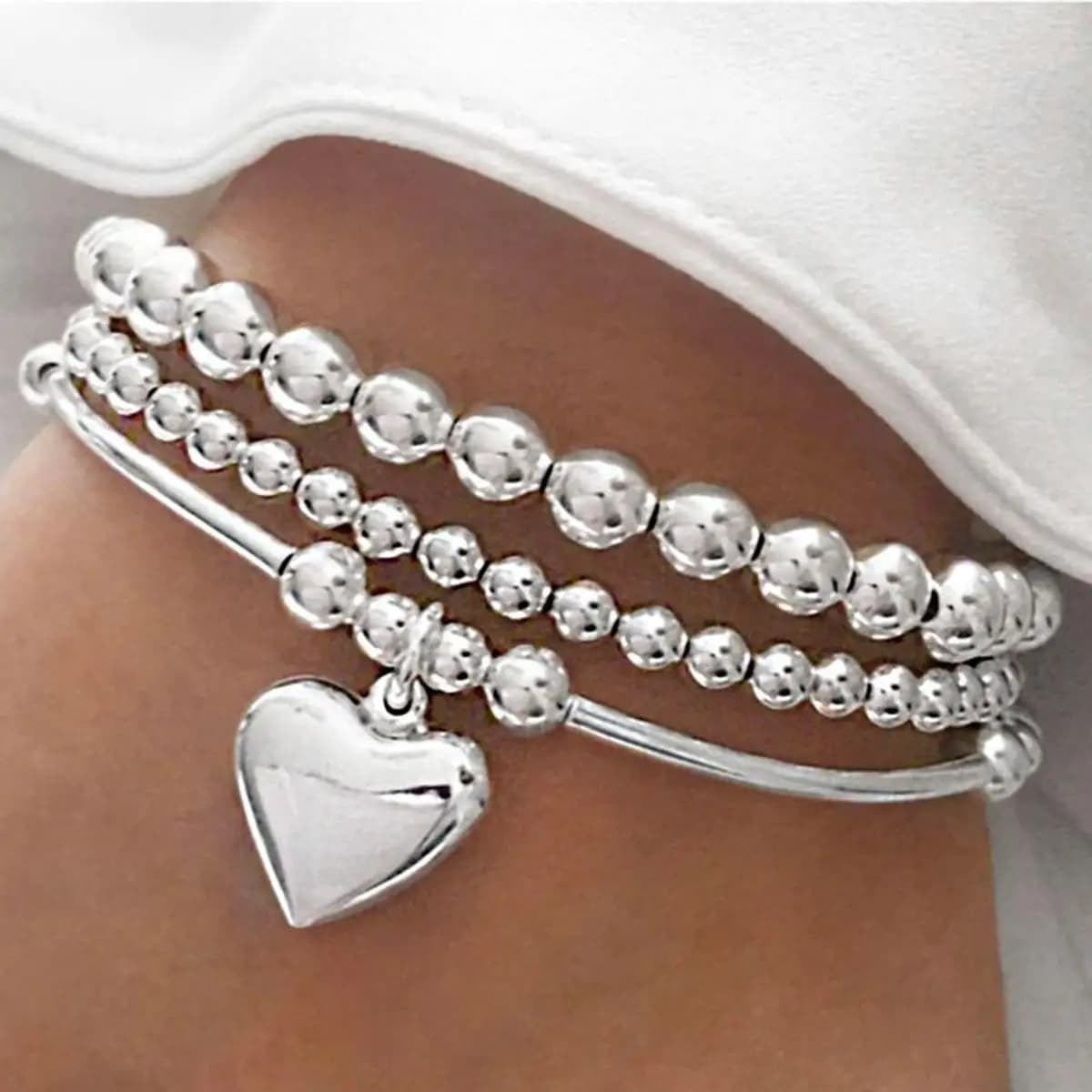 Set of Elastic Bracelets with Retro Heart Pendant for Men, Three Pieces, Ideal for Work and Holidays