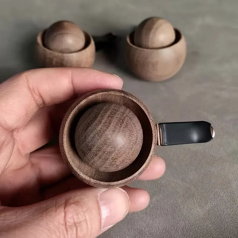 Original Handmade Car Air Freshener in the Shape of a Small Round Egg, Made of Natural Black Walnut Solid Wood for Car Air Conditioning, Essential Oil Diffuser Wood for Car Interior, Fragrance Not Included