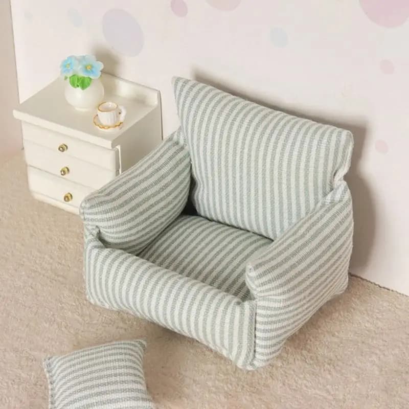 Divano per casa delle bambole in miniatura in 1:12 per bambola con giunto sferico OB11 Divano singolo in morbido tessuto