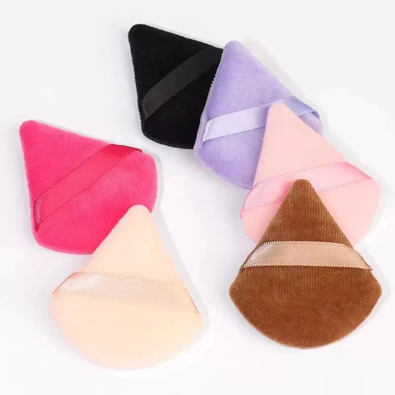 Spugnetta triangolare in velluto morbido per trucco, applicatore per cipria e fondotinta, strumento cosmetico per fissare il trucco