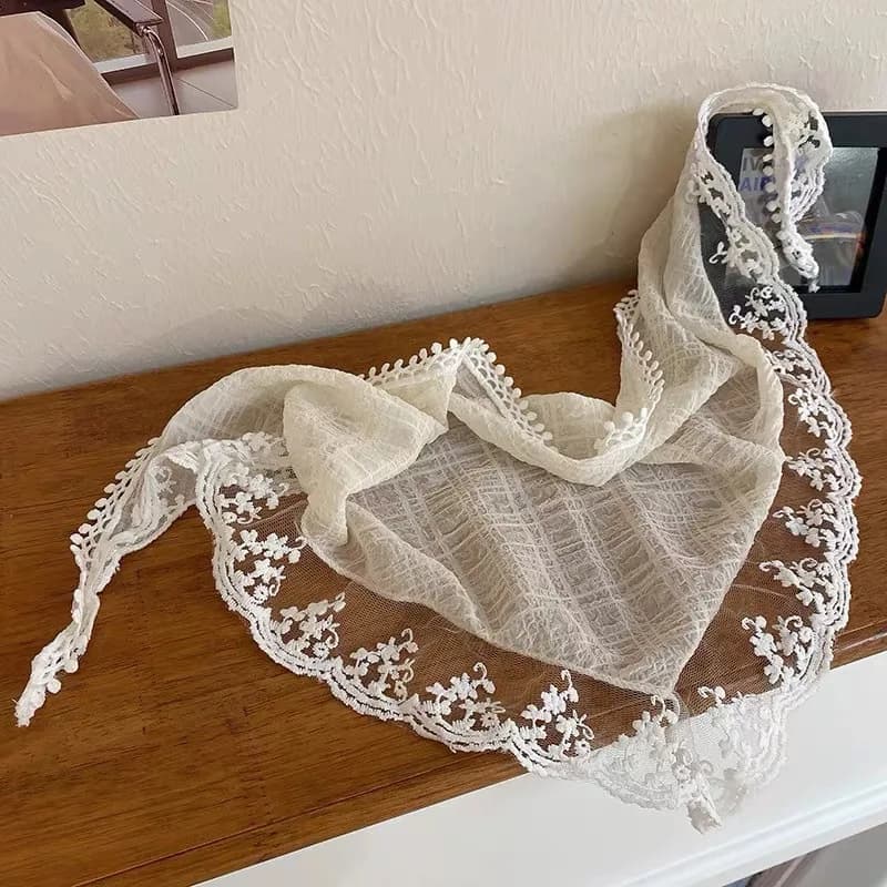 Fashion Lace Triangle Headscarf Romantic Floral Lace Hair Scarf Wraps Travel Photo Headband Hair Accessories
