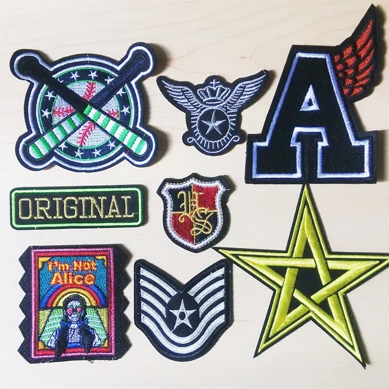 Toppa Ricamata con Distintivo di Baseball e Football, Etichetta Decorativa Adesiva per Riparazione Abbigliamento in Denim Fai da Te