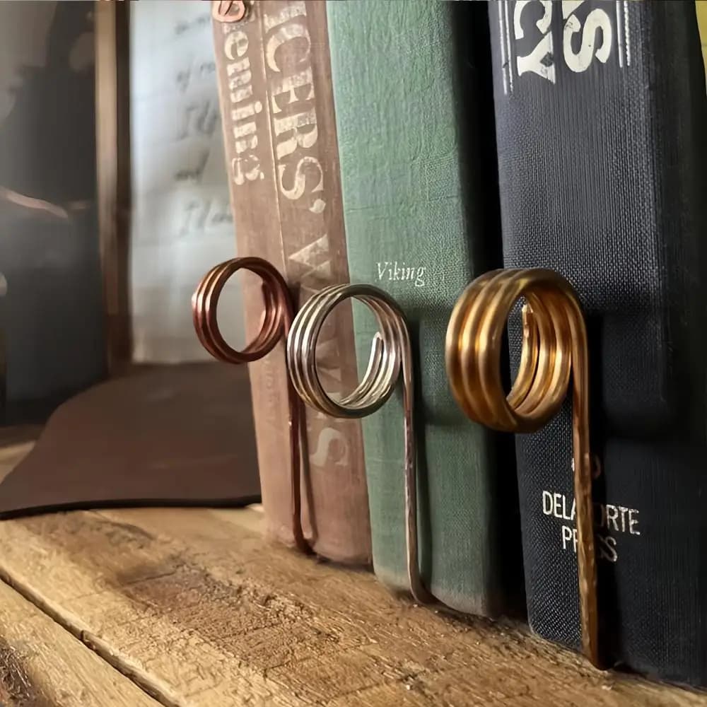 Porta libri in metallo Anello segnalibro Leggero portatile Porta pagine per libri con pollice Semplice porta apri libri con anello per dito