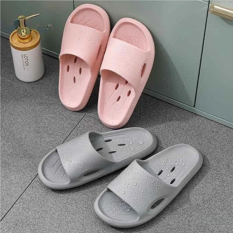 Non-Slip Bath Slippers Hollow out Thick Bottom Women's Home Indoor Bathroom Summer Slippers Breathable Flat Heel EVA Material