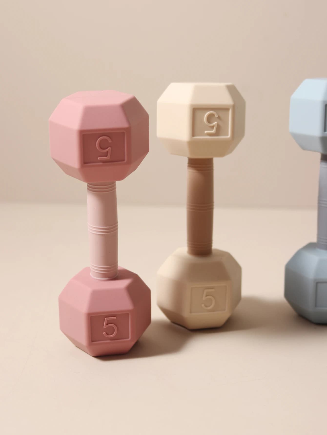 Giocattolo sonaglio per bambini con massaggiagengive in silicone a forma di bilanciere 2 in 1 con suono 5 kg