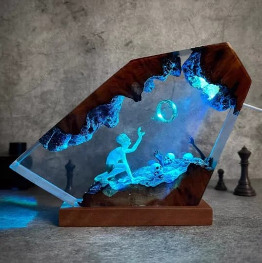 Lampada in resina, decorazione unica per la stanza, regalo, ornamento, luce notturna, luce d'atmosfera per il mondo oscurato, Halloween