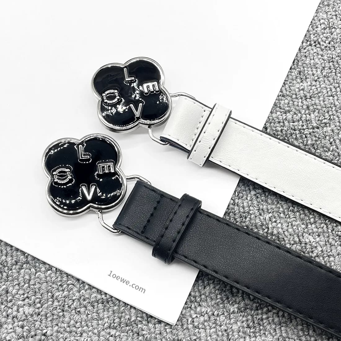 Nuovo abito decorativo da donna con cintura sottile in pelle laccata, dal tocco semplice ed elegante