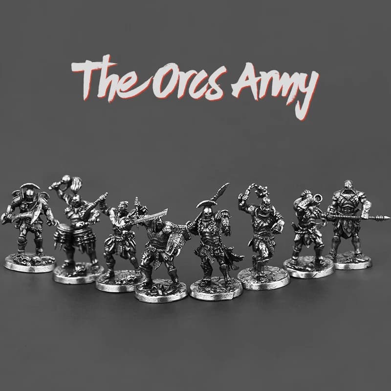 Pezzi di gioco da tavolo in metallo Orc Army Soldier Action Figures Giocattoli Modello Creativo Desktop Car Interior Accessori per ornamenti in miniatura