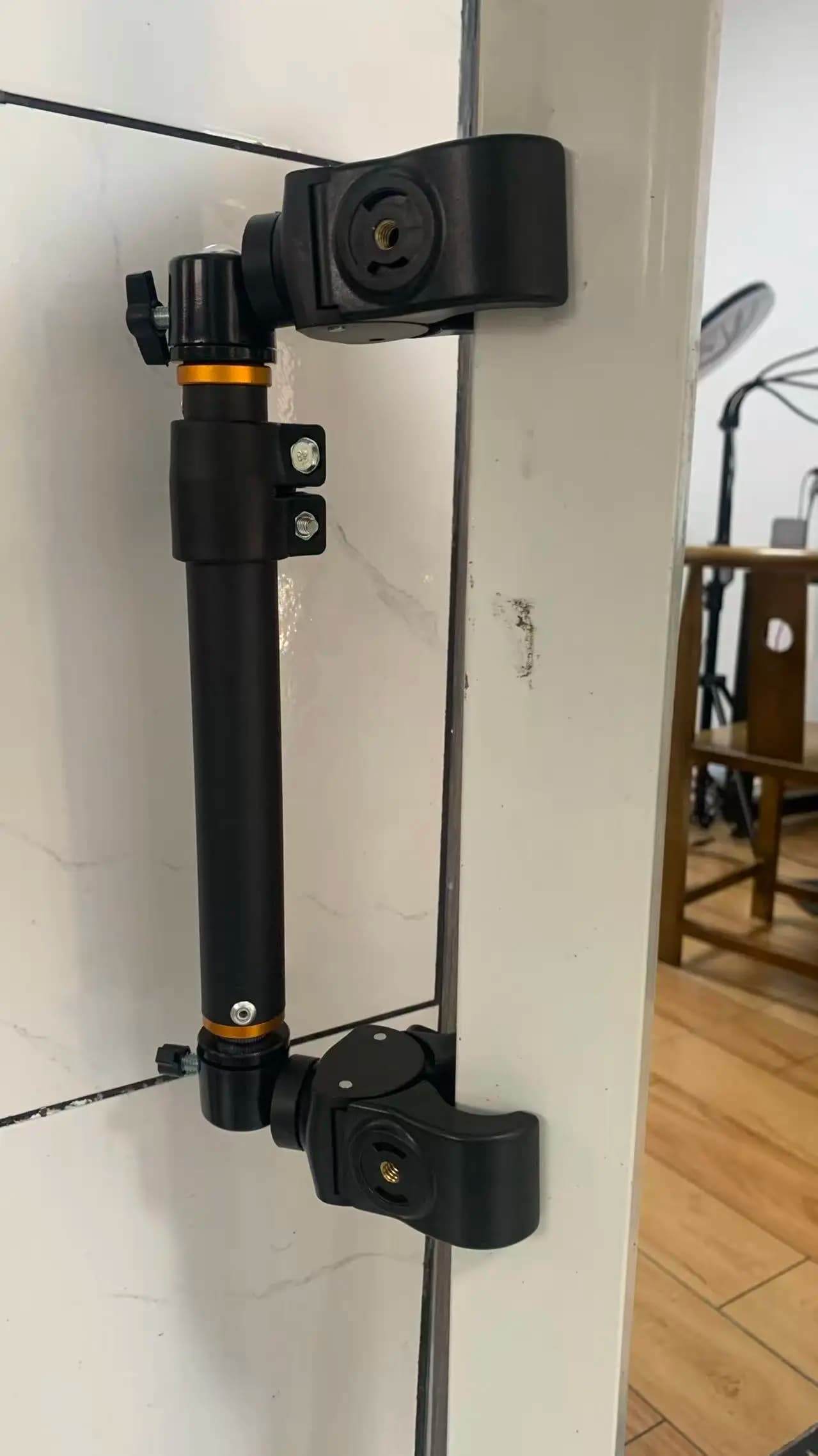 Outdoor Live Streaming Metal Phone Holder with Rotatable Clamp Universal Cloud Platform Adjustable Tripod Stand for Stall Fixati