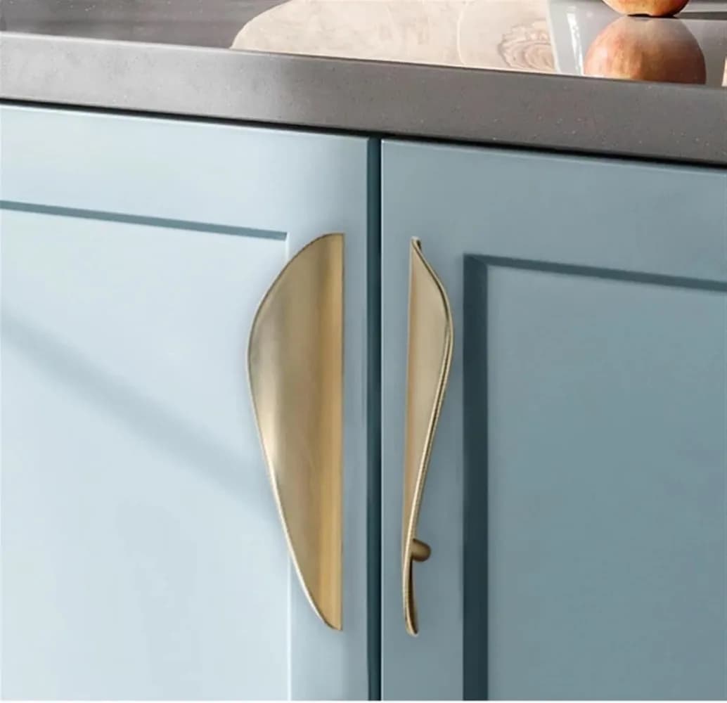Maniglie per mobili a mezzaluna in rame dorato Manopole per cassetti da cucina nere Maniglie per porte dell'armadio Ferramenta per mobili