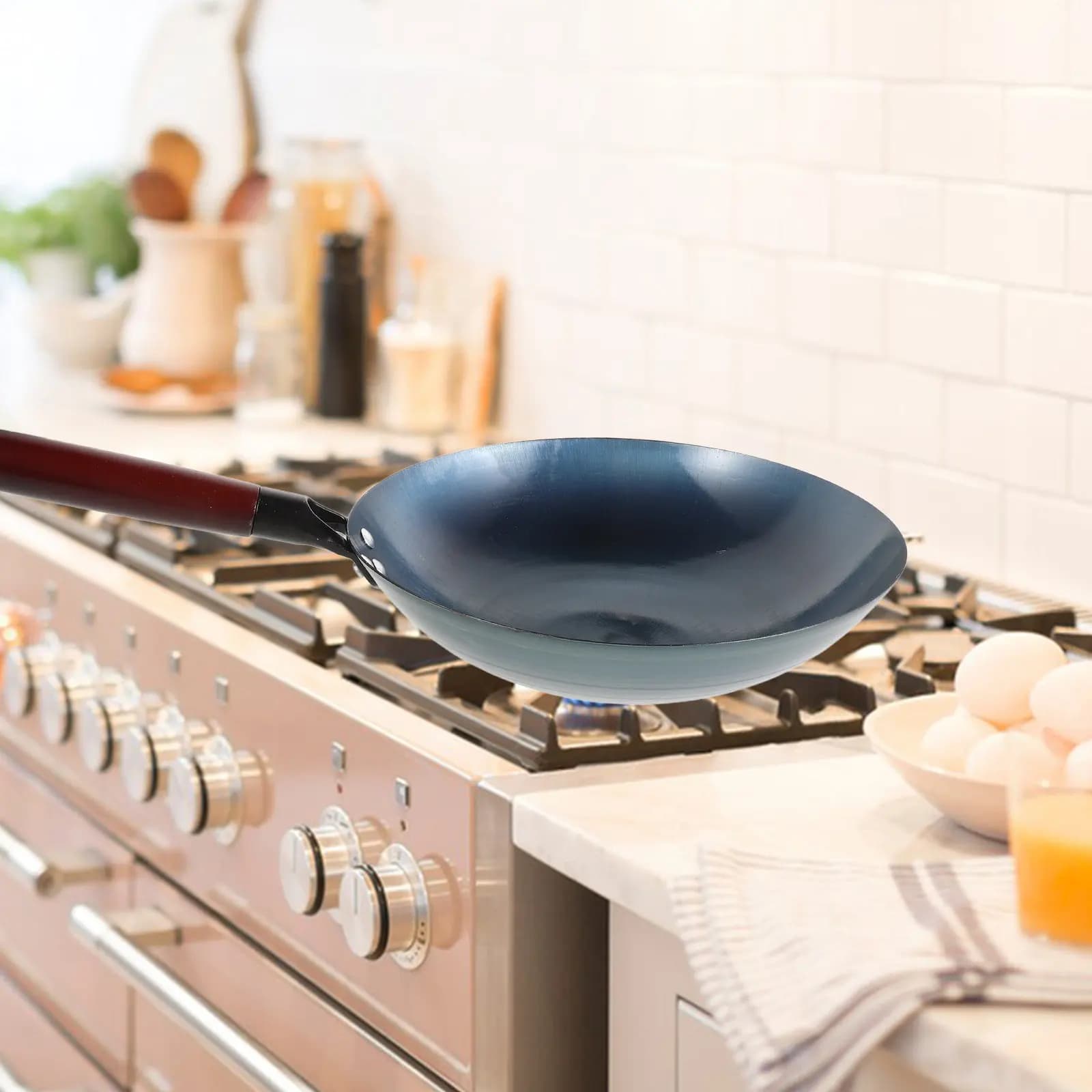 Small Iron Wok Non-Stick Frying Pan Wood Handle Traditional Round Bottom Cooking Pot Home Kitchen Iron Wok Frying Pan