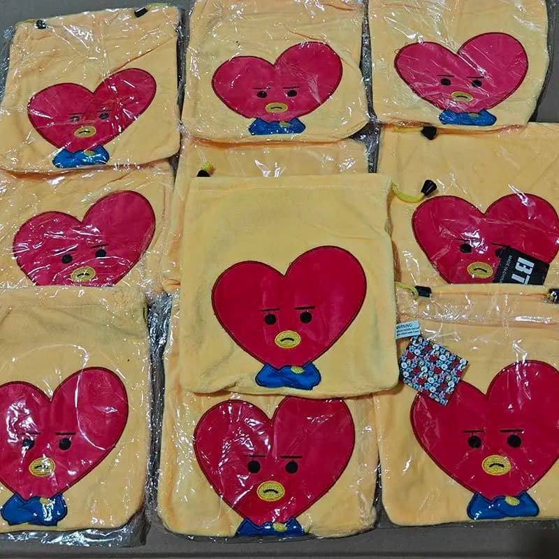 Bag with BT21 coulisse shaped as rabbit, funny and kawaii, for home, portable, for cosmetics and toiletries, gift idea