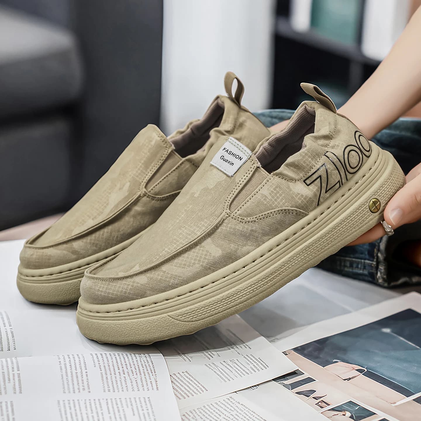 Scarpe in tela universali da uomo Four Seasons, sneakers da skate alla moda con suola morbida, mocassini casual comodi slip-on