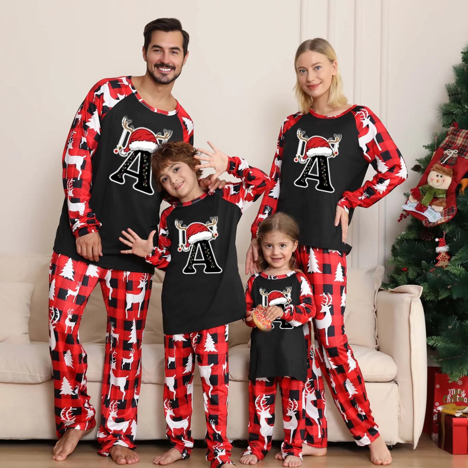 Abbigliamento di Capodanno 2025 Set pigiama coordinato per la famiglia con stampa di lettere, pigiama completo in 2 pezzi con scollo a O a maniche lunghe, pigiama natalizio