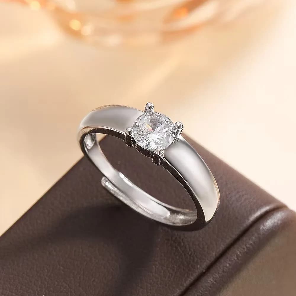 High-end luxury ring for men and women, ring with gem, engagement ring with diamond, openable, light and luxurious fashion jewel