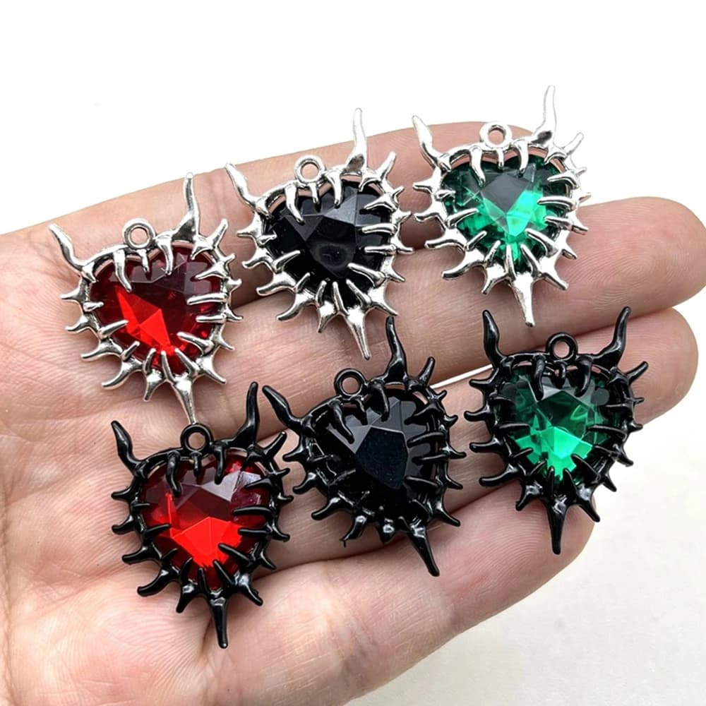 5 pezzi di ciondoli a forma di cuore con spina gotica, ciondolo a forma di cuore bruciato, collana punk, orecchini, ciondoli con spine fai da te, creazione di gioielli artigianali