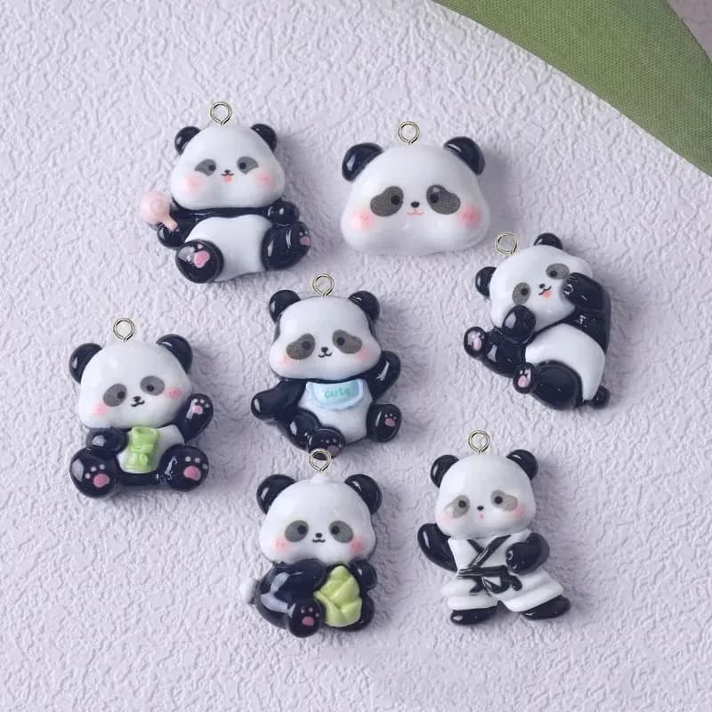 10 pezzi adorabili ciondoli in resina panda cartone animato Kawaii flatback orecchini animali portachiavi pendenti artigianato fai da te creazione di gioielli accessorio