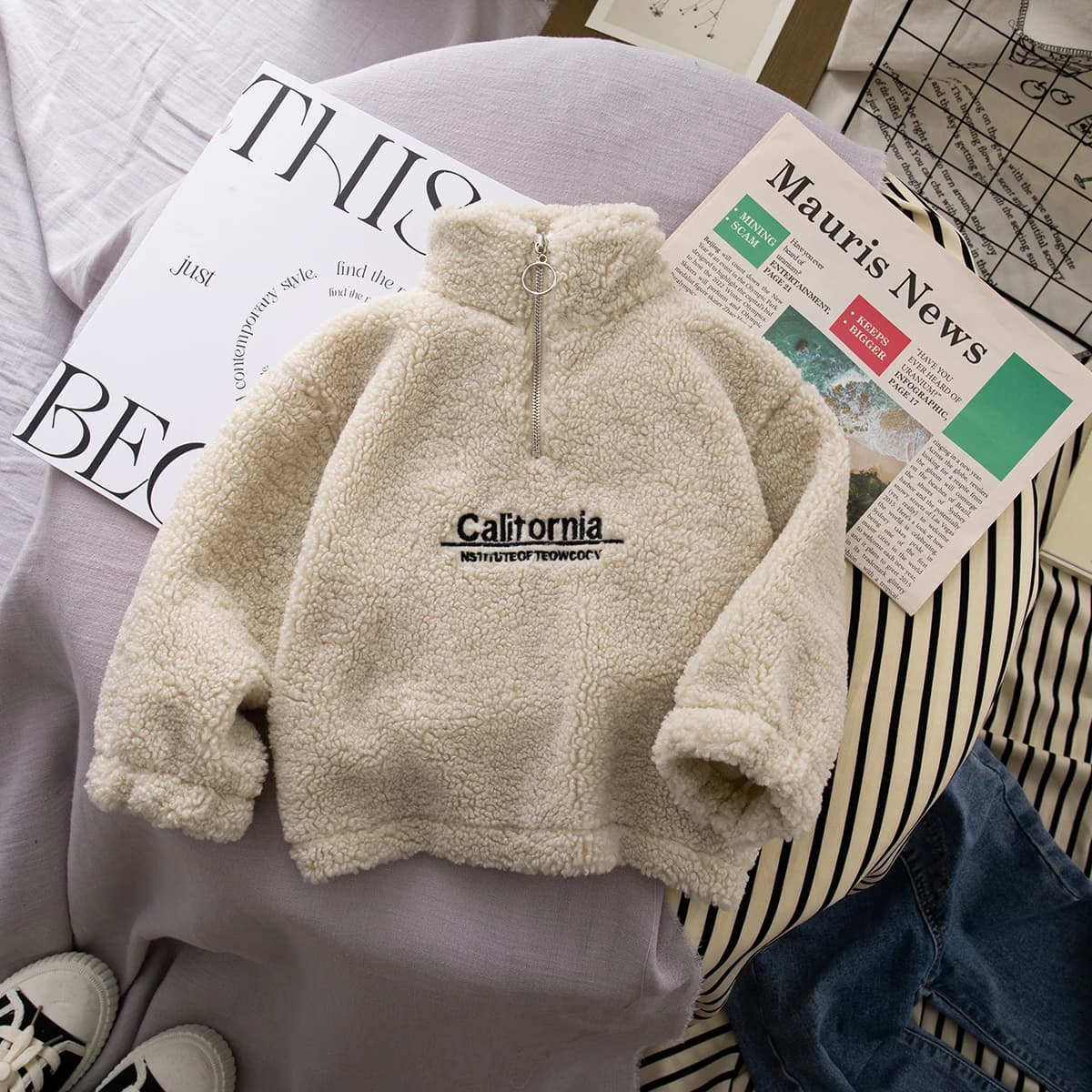 Autumn And Winter New Warm Baby Girl Top Black Letter Children'S Clothing (6 Months -3 Years Old)