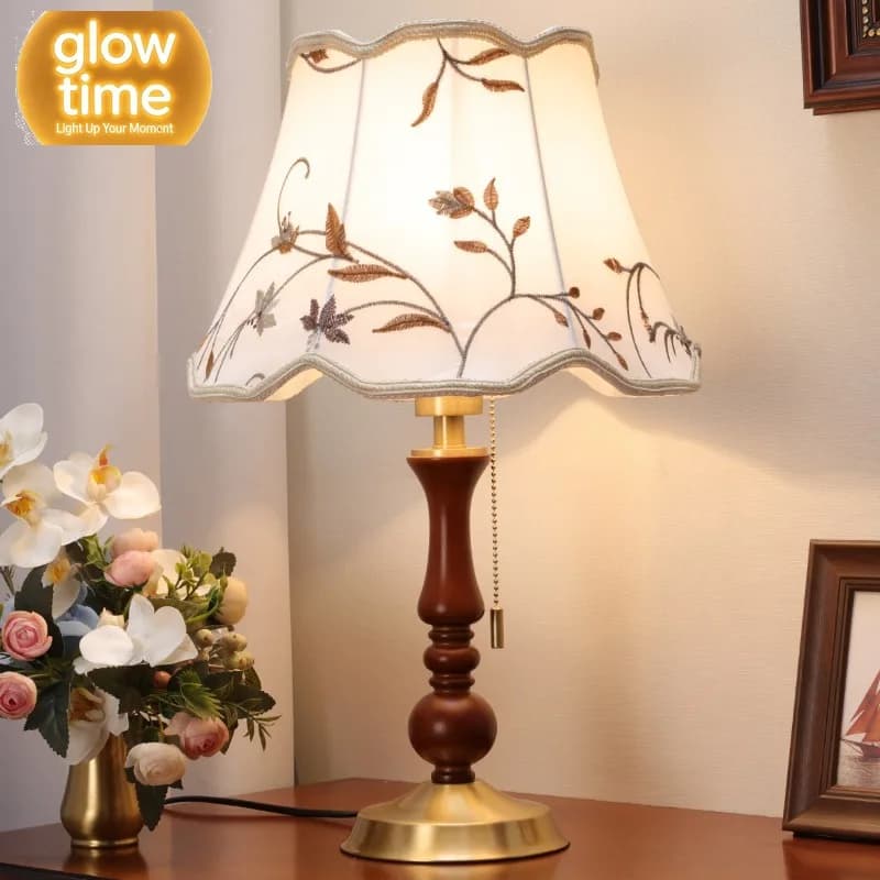 Retro desk lamp, bedside lamp, medieval night lamp in bedroom, pleated, simple, modern, advanced, American decorative atmosphere