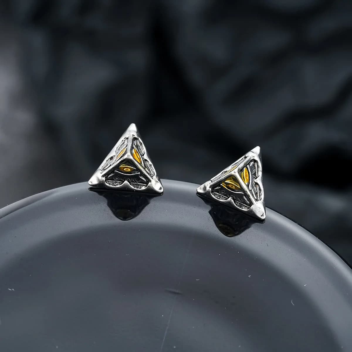 One pair, eye stud earrings, men's fashion trend, personalized design, triangular earrings, unisex, punk style, low sensitivity and easy to wear, versatile for travel parties, gift giving