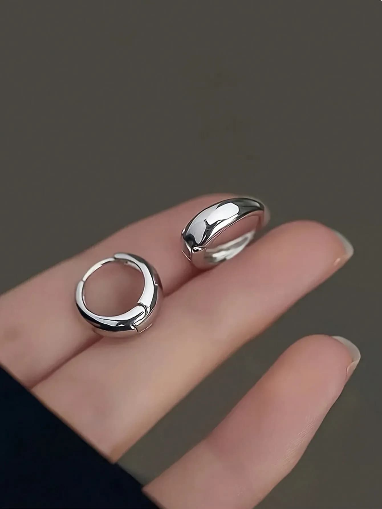 eTel LiKe 1 paio di eleganti orecchini a cerchio geometrici per l'uso quotidiano da donna