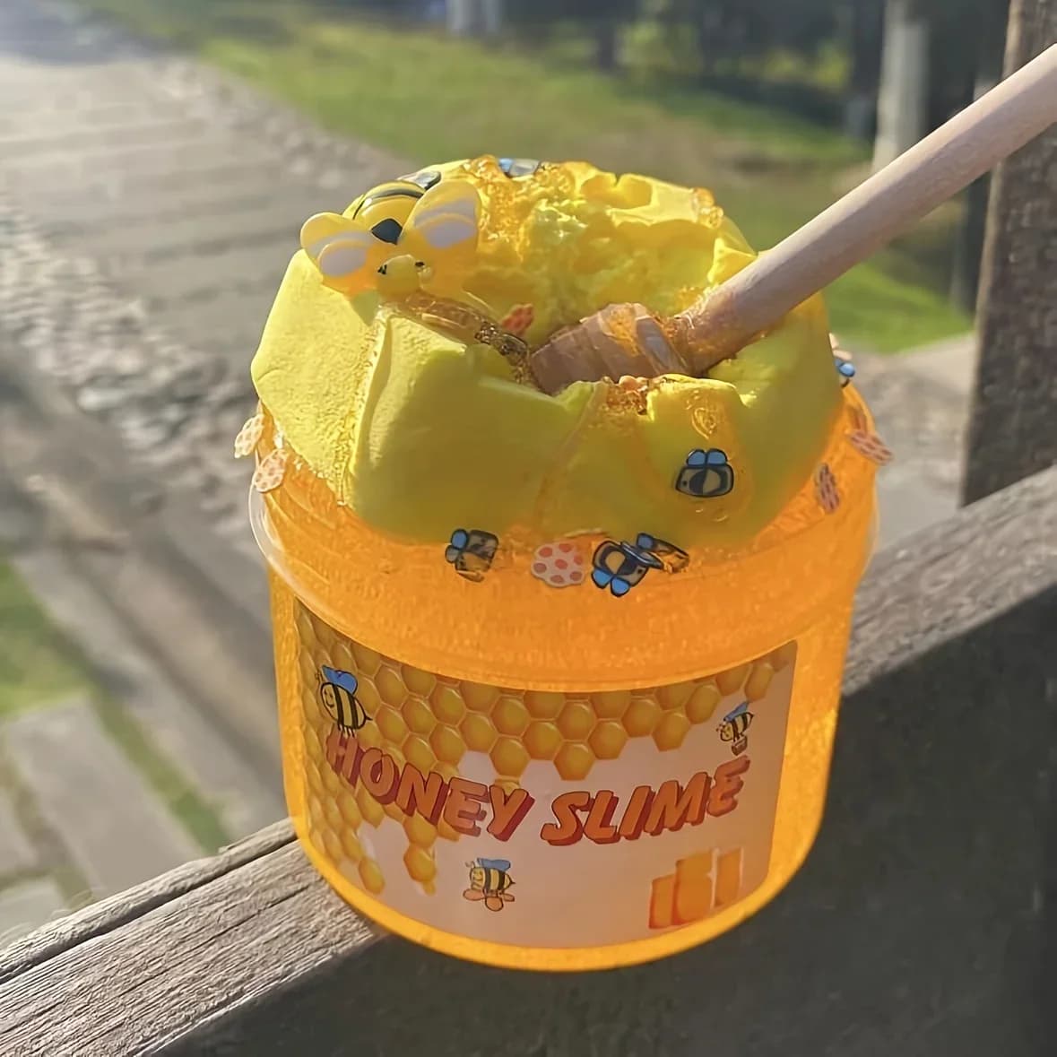 Hot Selling Bee Butter Slime Kit Crystal Clear Clay with Honeycomb Texture Stretchable Non-Stick DIY Stress Relief Toys for Kids