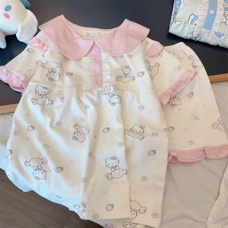 Pigiama da donna Hello Kitty, nuovi pantaloncini estivi a maniche corte per studentesse, da indossare anche fuori casa, comodo set di abbigliamento per la casa, dolce e grazioso