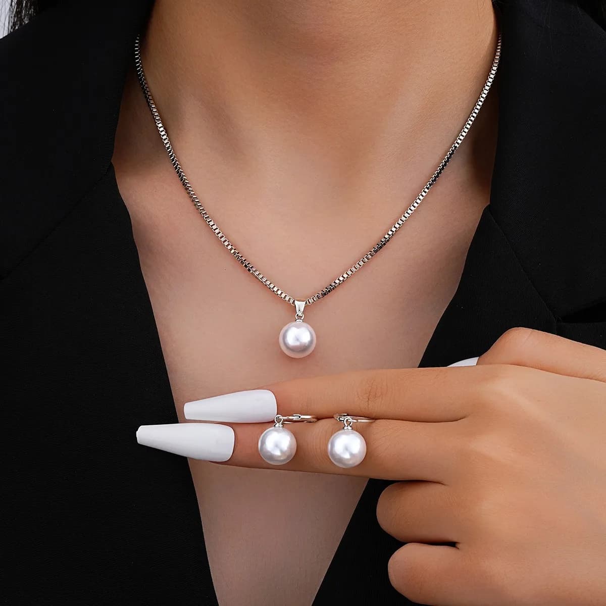 Nuovo stile francese temperamento luce orecchini di perle di lusso set di collane con ciondolo per le donne set di gioielli di tendenza accessori regalo Paty