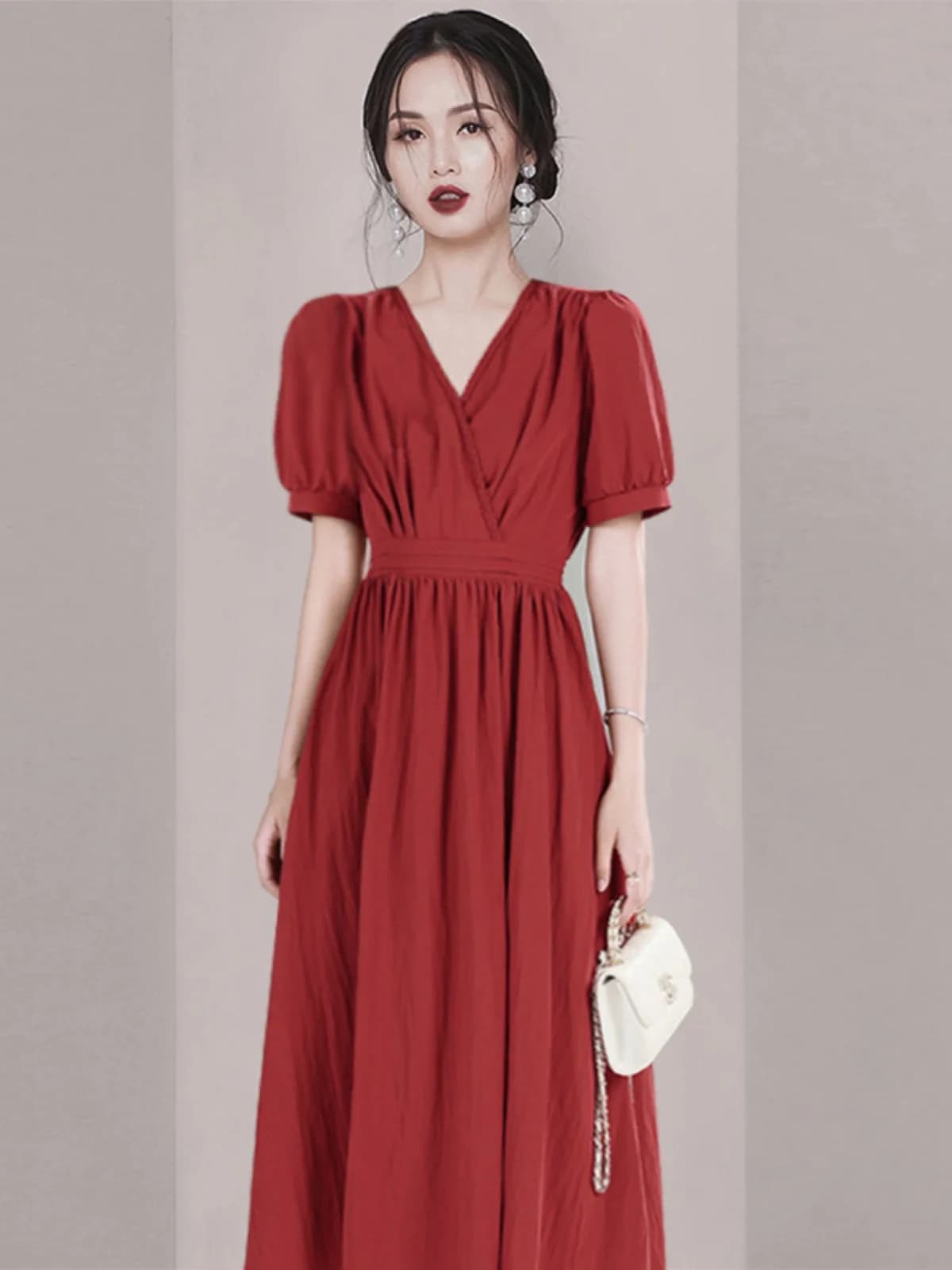 Elegante Abito Midi con Scollo a V da Donna, Gonna Rossa alla Moda che Snellisce, Vita Alta, in Fibra di Poliestere, per la Stagione Estiva, Stile Casual, Linea ad A