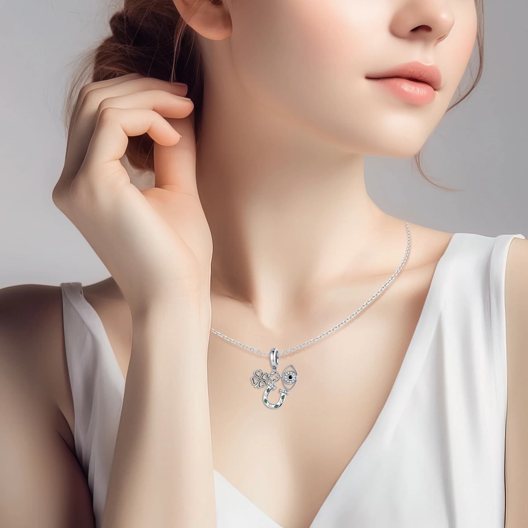Charm pendant in Silver 925 in Fashion with Quadrifoglio and Beads with Letters, Ideal for Creation of Bracelets and Necklaces