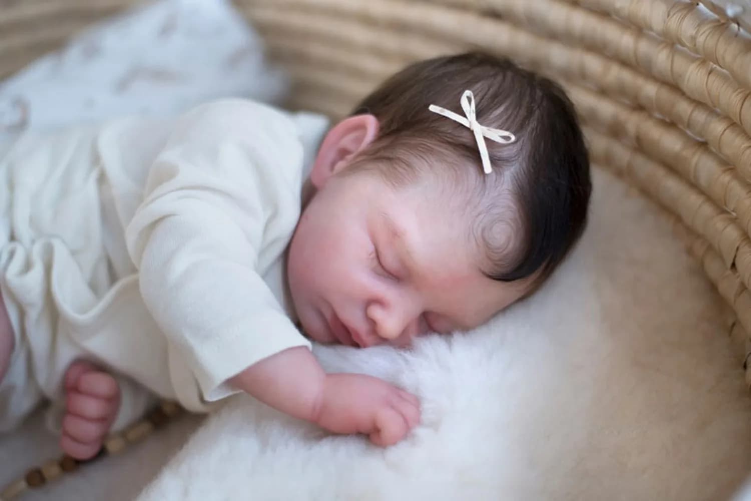 Kit Reborn 20 inch Avelee Sleeping Sweet Baby Soft Touch with Kit COA Bebé Reborn with Fabric Body Reborn Muse Kit
