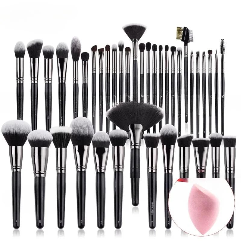 Set di Pennelli da Trucco Deluxe Neri con Manico in Legno per Fondotinta e Cosmetici