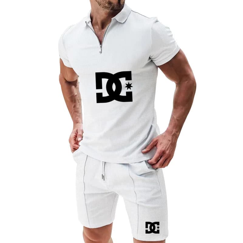 Shorts set: for men and teenagers. Seasonal sets of t-shirts and shorts are available in a variety of colors, showing their charm.