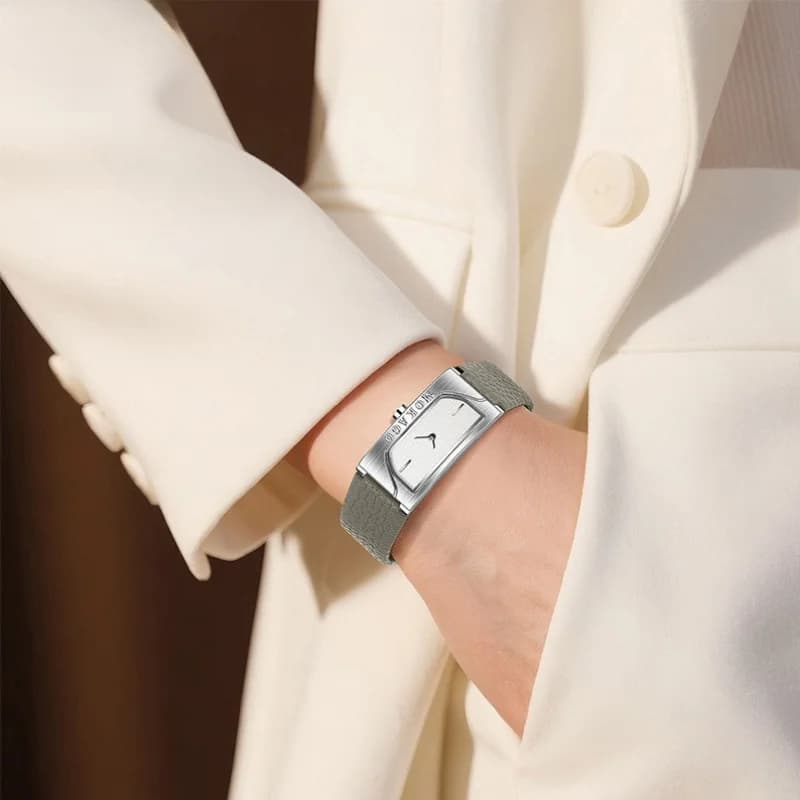 Orologio al quarzo da donna serie professionale con movimento NSK Japan VC00 Spessore 7 mm Larghezza 20 mm Altezza 35 mm Impermeabile 30 metri