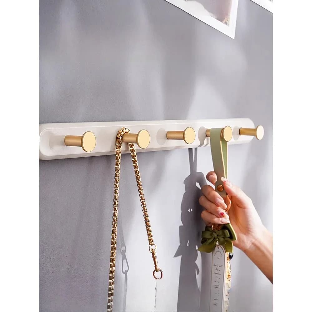 Clothes rack, tapestries, without punching in the room, hooks behind the door of clothes, the entrance door, the porch