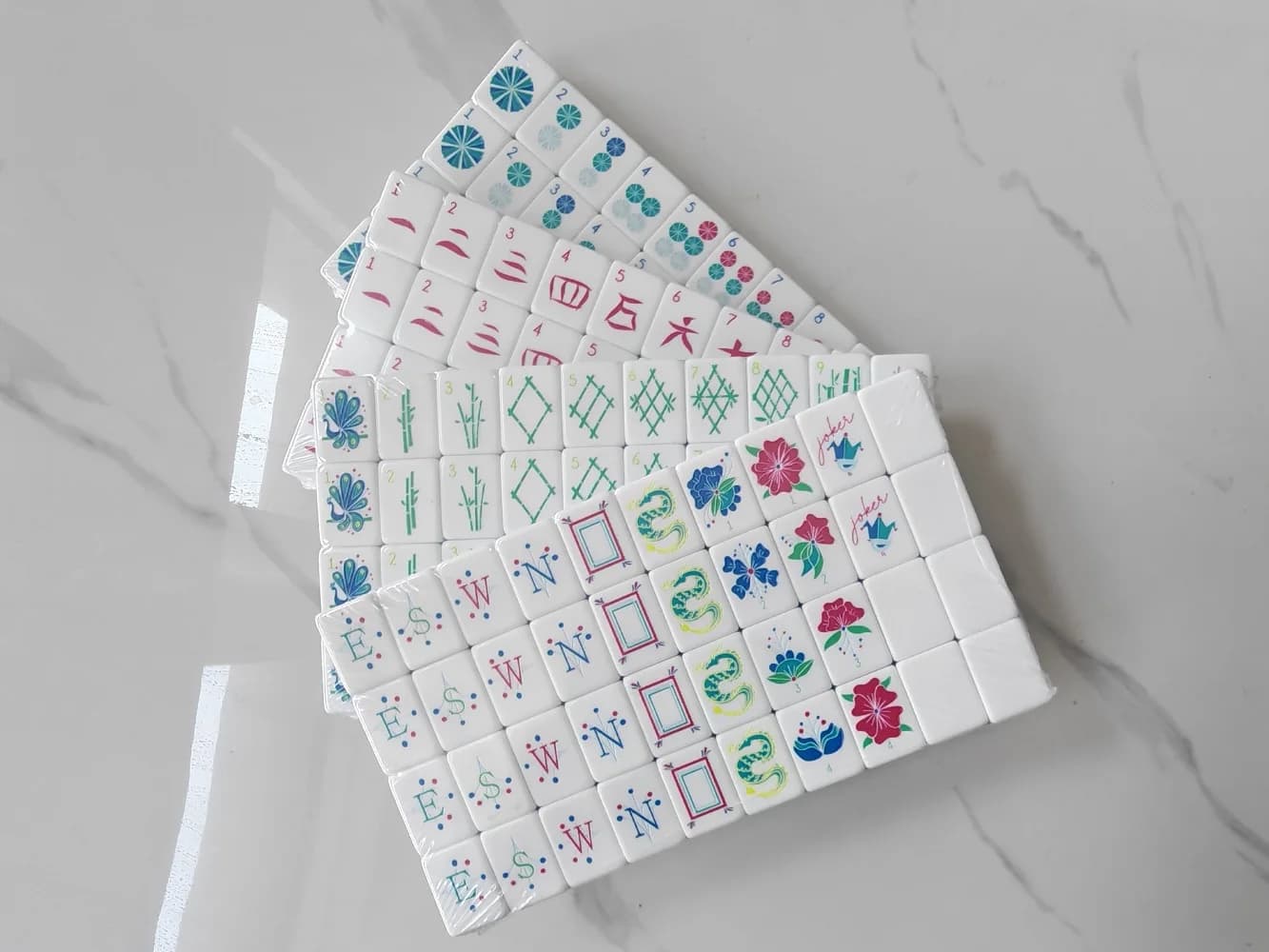 Set di Mahjong Americano Premium Inciso in Turchese Pallido, 4 Strati in Acrilico, per Intrattenimenti e Feste