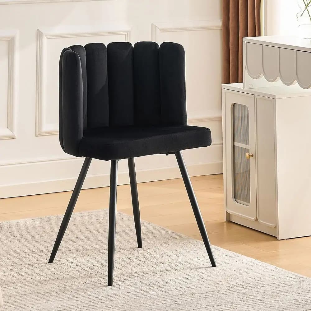 Elegante Poltrona a Botte in Velluto per Soggiorno, Sgabello con Gambe in Metallo, Silhouette Ondulata in Peluche, Seduta Imbottita Confortevole, Ideale