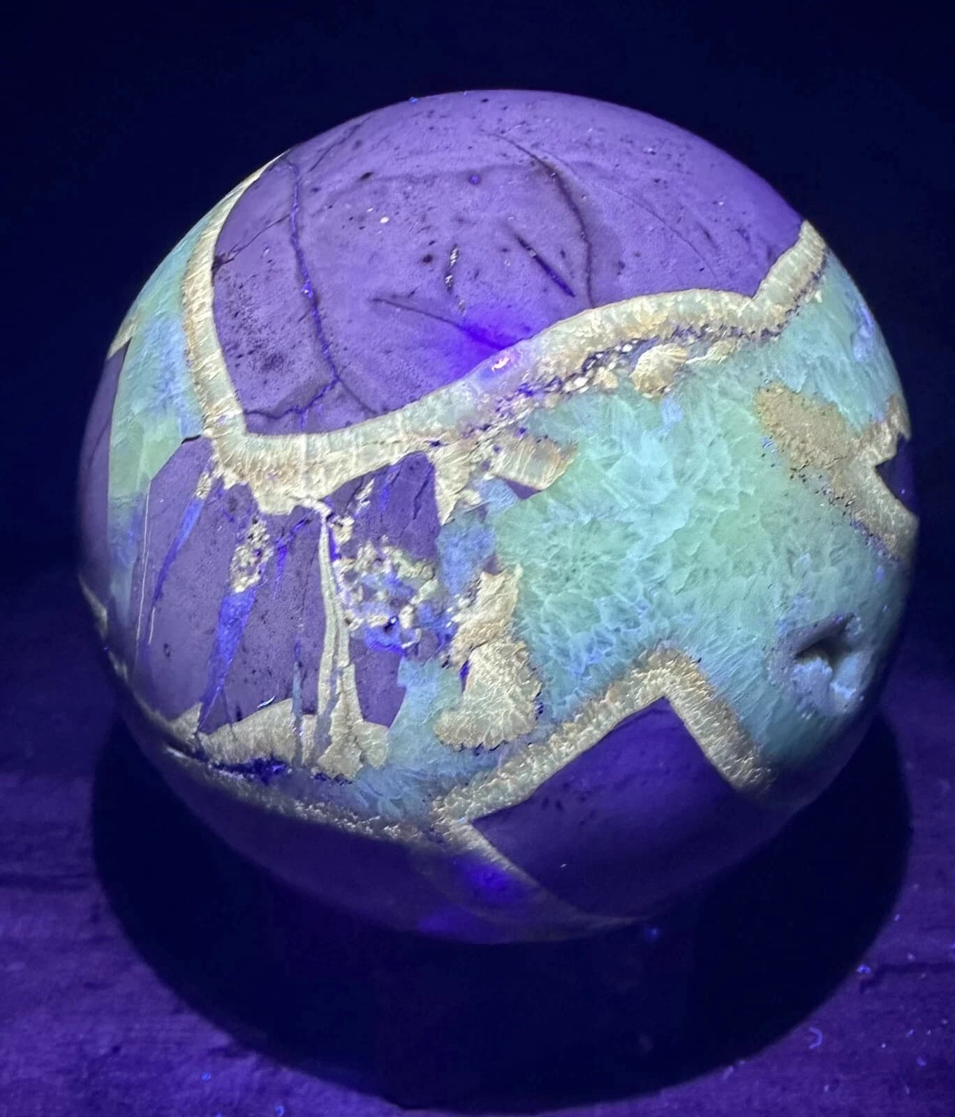 Sfera di Cristallo di Quarzo Septarian Naturale Luminosa ai Raggi UV, per Guarigione, 300-400g, 1 Pezzo