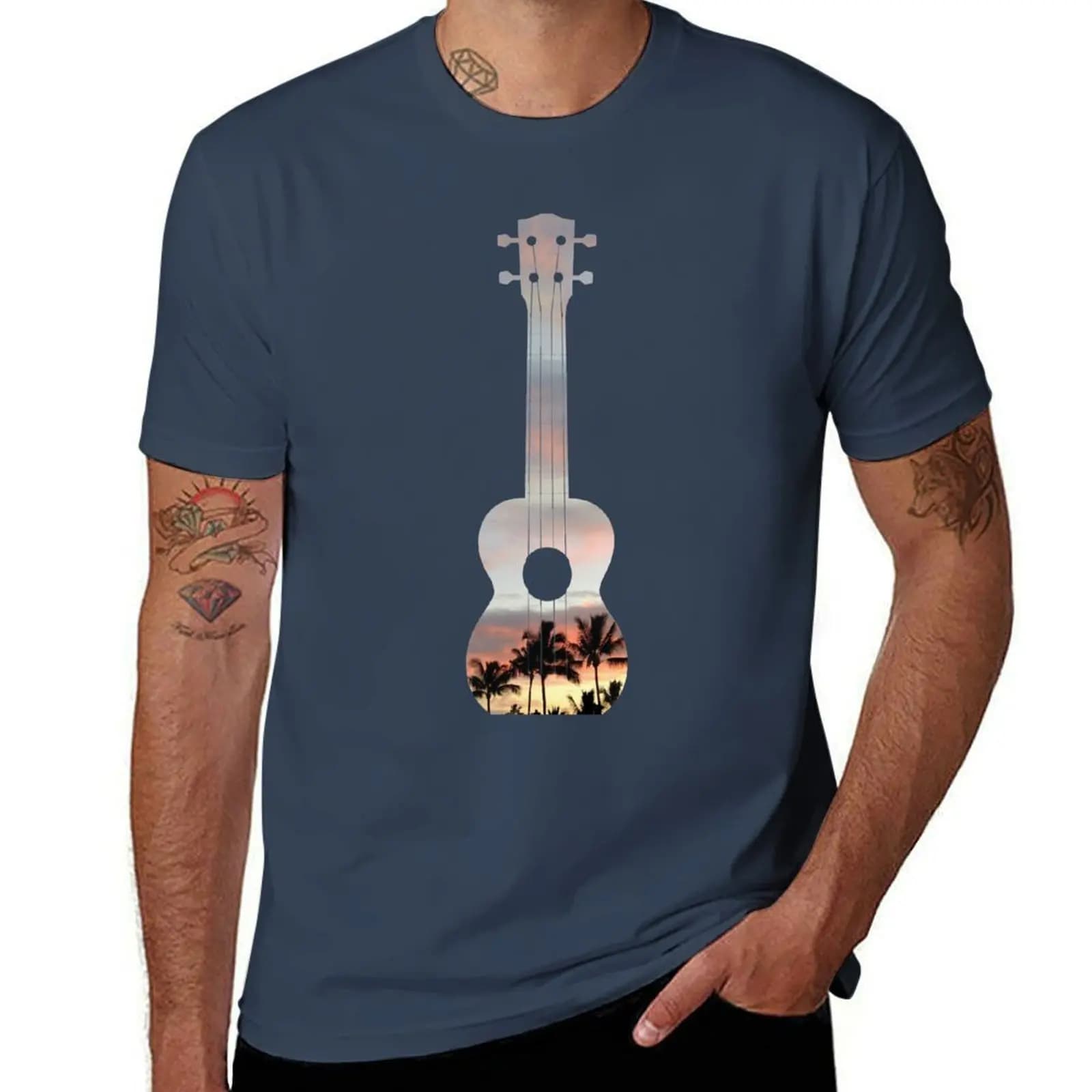 T-shirt on Sunset Hawaiian a Ukulele, maglietta ultra morbida e traspirante