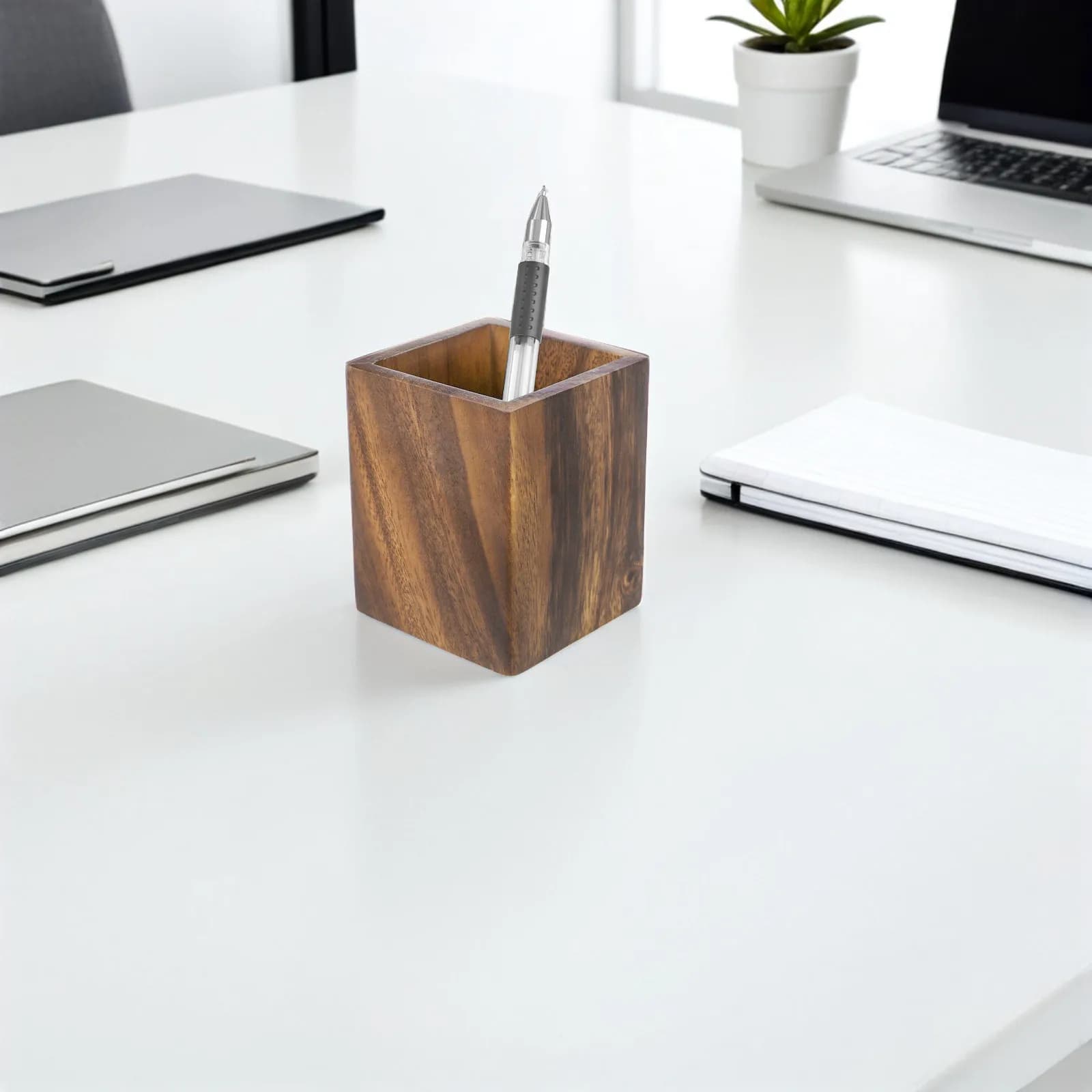 Portapenne Rustico in Legno di Noce, Organizzatore da Scrivania Quadrato per Penne, Matite, Pennarelli, Pennelli per Trucco, Accessori per Ufficio